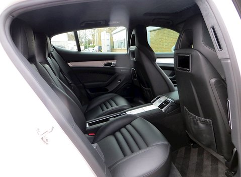 Porsche Panamera Turbo 11