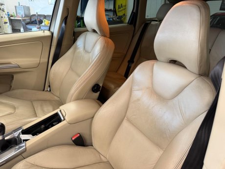 Volvo XC60 2.4 D4 SE Lux AWD Euro 5 (s/s) 5dr 31