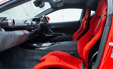 Ferrari 812 Competizione 19