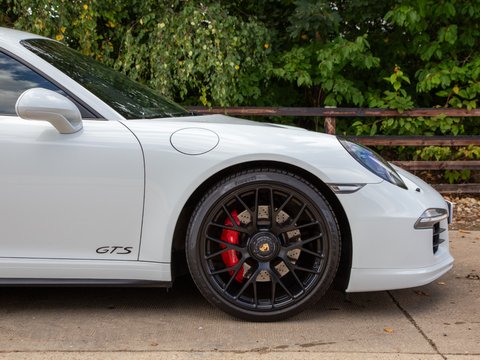 Porsche 911 CARRERA GTS PDK 12