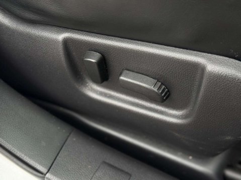 Nissan X-Trail 2.0 dCi Tekna Auto 4WD Euro 5 5dr (AVM) 91