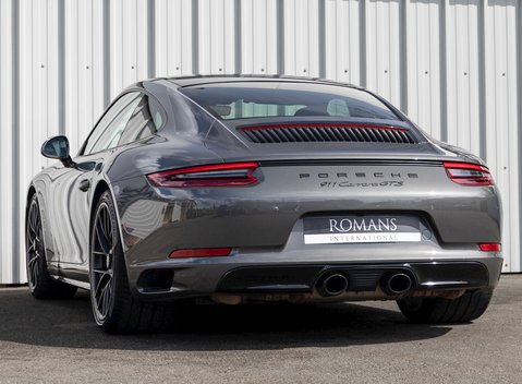 Porsche 911 Carrera GTS (991.2) 3
