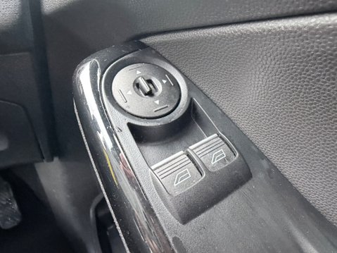 Ford Fiesta 1.0 ZETEC 18