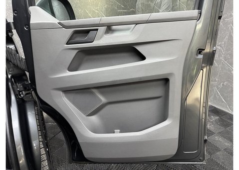 Volkswagen Transporter 2.0 TDI T32 Highline Kombi Double Cab 5dr Diesel DSG FWD SWB Euro 6 (s/s) ( 34