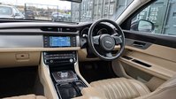 Jaguar XF 2.0d Portfolio Saloon 4dr Diesel Auto Euro 6 (s/s) (180 ps) 18