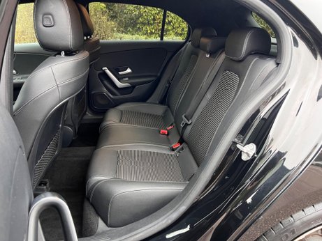 Mercedes-Benz A Class 1.3 A180 Sport (Executive) 7G-DCT Euro 6 (s/s) 5dr 27