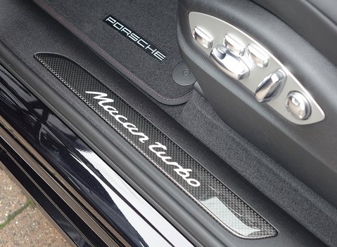 Porsche Macan Turbo Performance Package 25