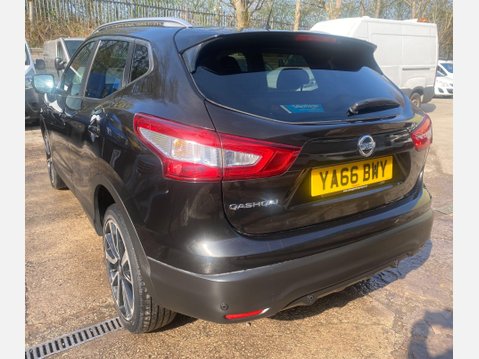 Nissan Qashqai 1.6 dCi Tekna SUV 5dr Diesel Manual 2WD Euro 6 (s/s) (130 ps) 10