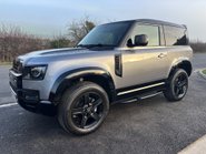 Land Rover Defender 90 D250 Hard Top SE MHEV 1