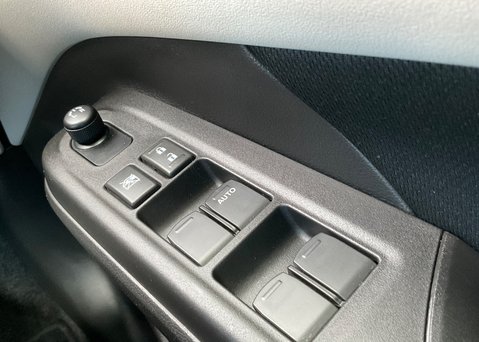Suzuki Swift MOTION 23