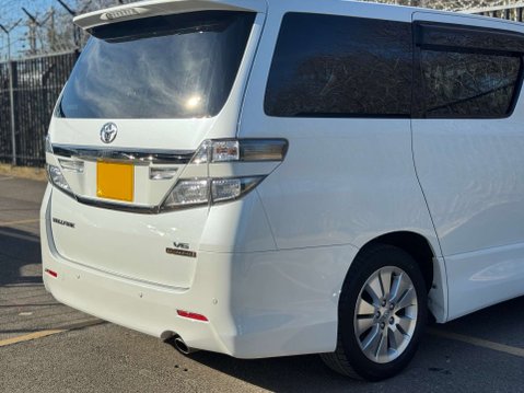 Toyota Vellfire GOLDEN EYES II V6 40