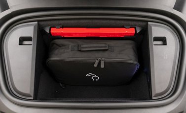 Porsche Taycan TURBO 28