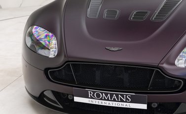 Aston Martin V12 Vantage S AMR 21