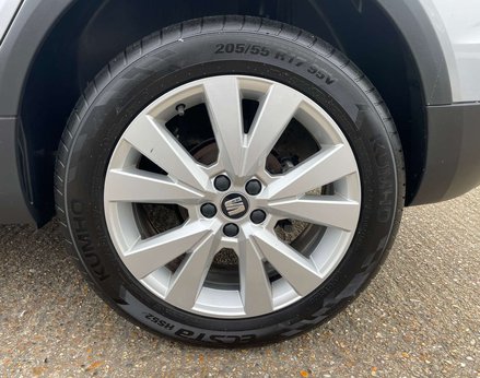 SEAT Arona 1.0 Arona SE Technology TSi Semi-Auto 5dr 13