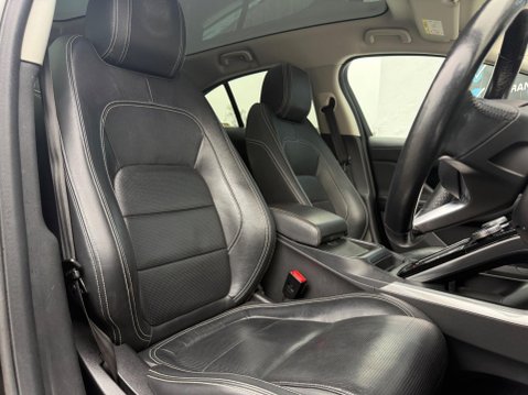 Jaguar I-Pace 400 90kWh SE Auto 4WD 5dr 44