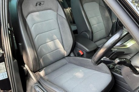 Volkswagen Tiguan R-LINE TECH TSI 4MOTION DSG 34