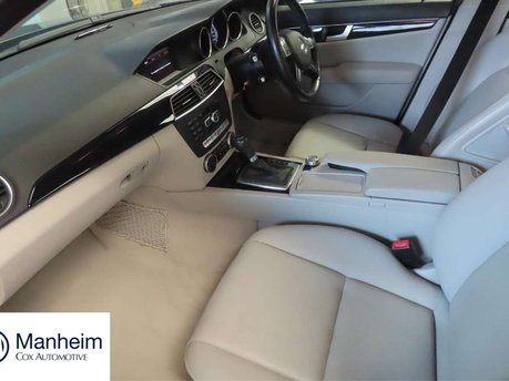 Mercedes-Benz C Class 1.6 C180 BlueEfficiency Executive SE Saloon 4dr Petrol G-Tronic+ Euro 5 (s/ 2