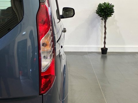 Ford Grand Tourneo Connect 1.5 EcoBlue Zetec Auto Euro 6 (s/s) 5dr 48