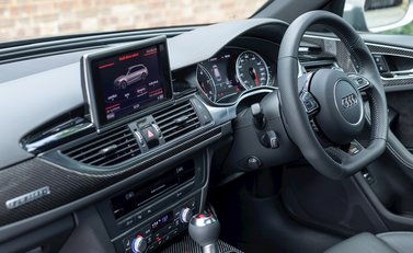 Audi RS6 Avant Performance 17