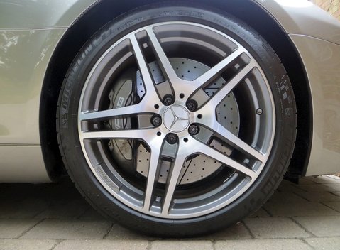 Mercedes-Benz SLS AMG 10