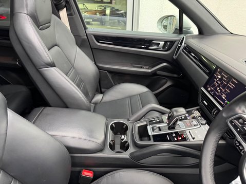 Porsche Cayenne V6 PLATINUM EDITION 22