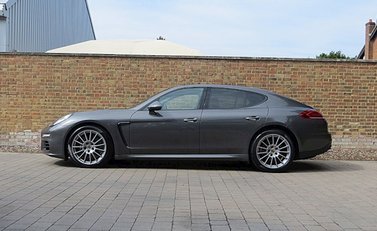 Porsche Panamera Diesel 2