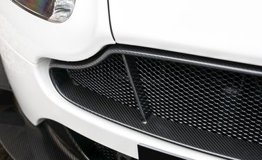 Aston Martin V12 Vantage AMR 25