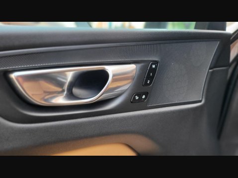 Volvo XC60 B4 INSCRIPTION AWD 29