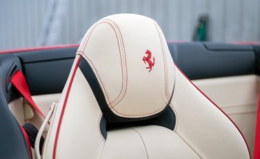 Ferrari California T HS 22