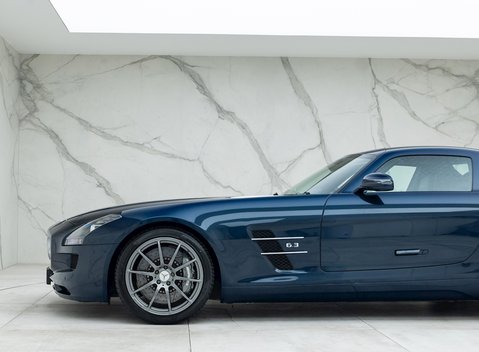 Mercedes-Benz SLS AMG 27