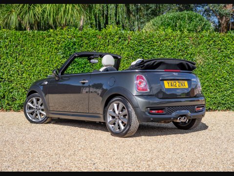 Mini Convertible 1.6 Cooper S 2dr 2