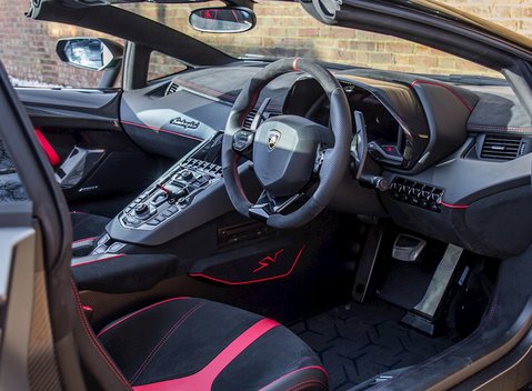 Lamborghini Aventador SV LP 750-4 Roadster 23