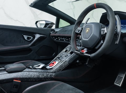 Lamborghini Huracan Spyder LP 640-4 PERFORMANTE 13