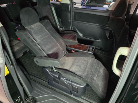 Toyota Vellfire 20