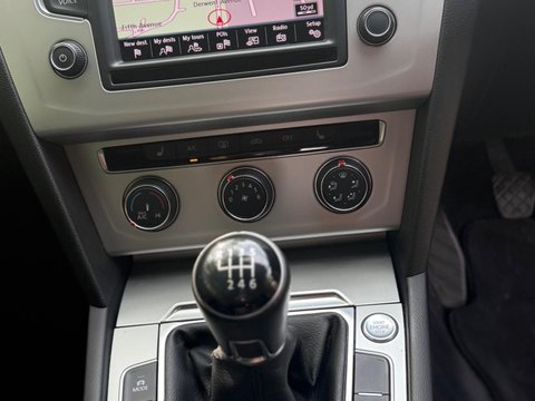 Volkswagen Passat 2.0 TDI BlueMotion Tech SE Business Euro 6 (s/s) 5dr 9