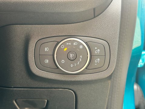 Ford Fiesta TITANIUM 22