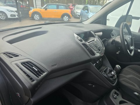 Ford Tourneo Connect ZETEC 12