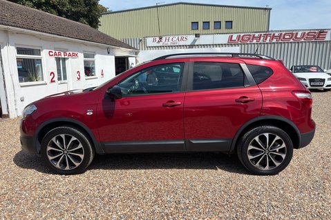 Nissan Qashqai 360 CAMERA..GLASS ROOF..SAT NAV..BLUETOOTH..10 SERVICES..STUNNING EXAMPLE 19