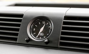 Land Rover Defender 90 XS 18