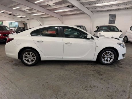 Vauxhall Insignia 2.0 CDTi ecoFLEX Design Euro 5 (s/s) 5dr 7