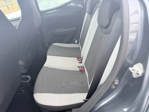 Toyota Aygo 1.0 VVT-I X-PLAY 12