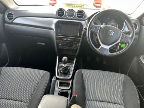 Suzuki Vitara SZ-T BOOSTERJET MHEV 4