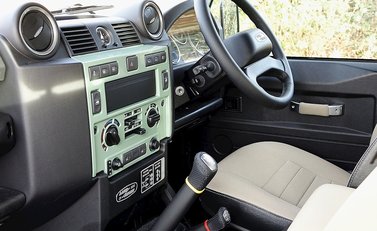 Land Rover 90 Heritage 3