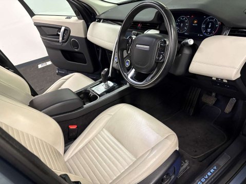 Land Rover Discovery Sport HSE MHEV 17
