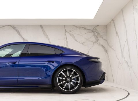 Porsche Taycan TURBO 93KWH 28