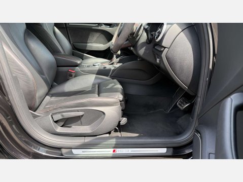 Audi RS3 2.5 RS 3 Sportback TFSI Quattro Semi-Auto 4WD 5dr 4
