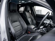 Jaguar E-Pace 2.0 D204 MHEV R-Dynamic Black SUV 5dr Diesel Auto AWD Euro 6 (s/s) (204 ps) 3