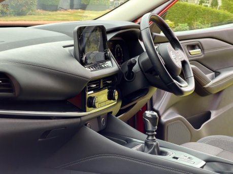 Nissan Qashqai DIG-T N-CONNECTA MHEV 7