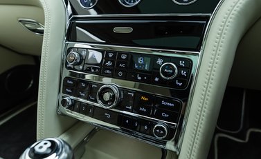 Bentley Mulsanne V8 Mulliner 24