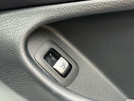 Mercedes-Benz C Class 2.1 C 250 AMG Line Premium D Auto 2dr 32